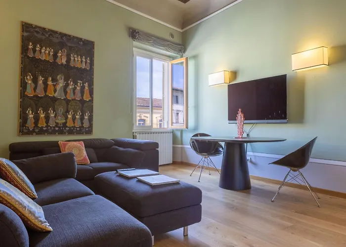 Retreat With Romantic Bathtub *